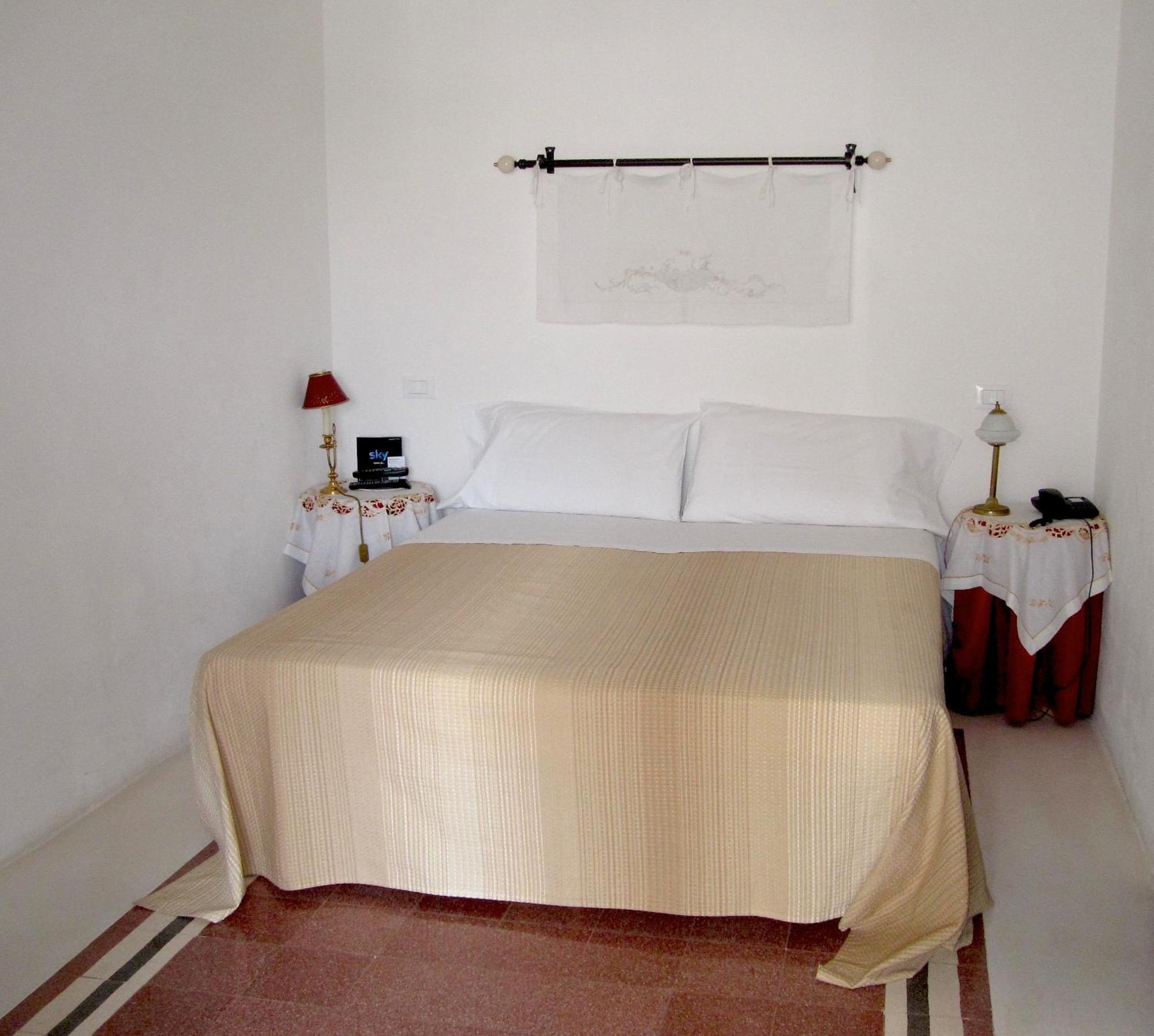 Hotel Santa Marina Antica Foresteria Santa Marina Salina Esterno foto