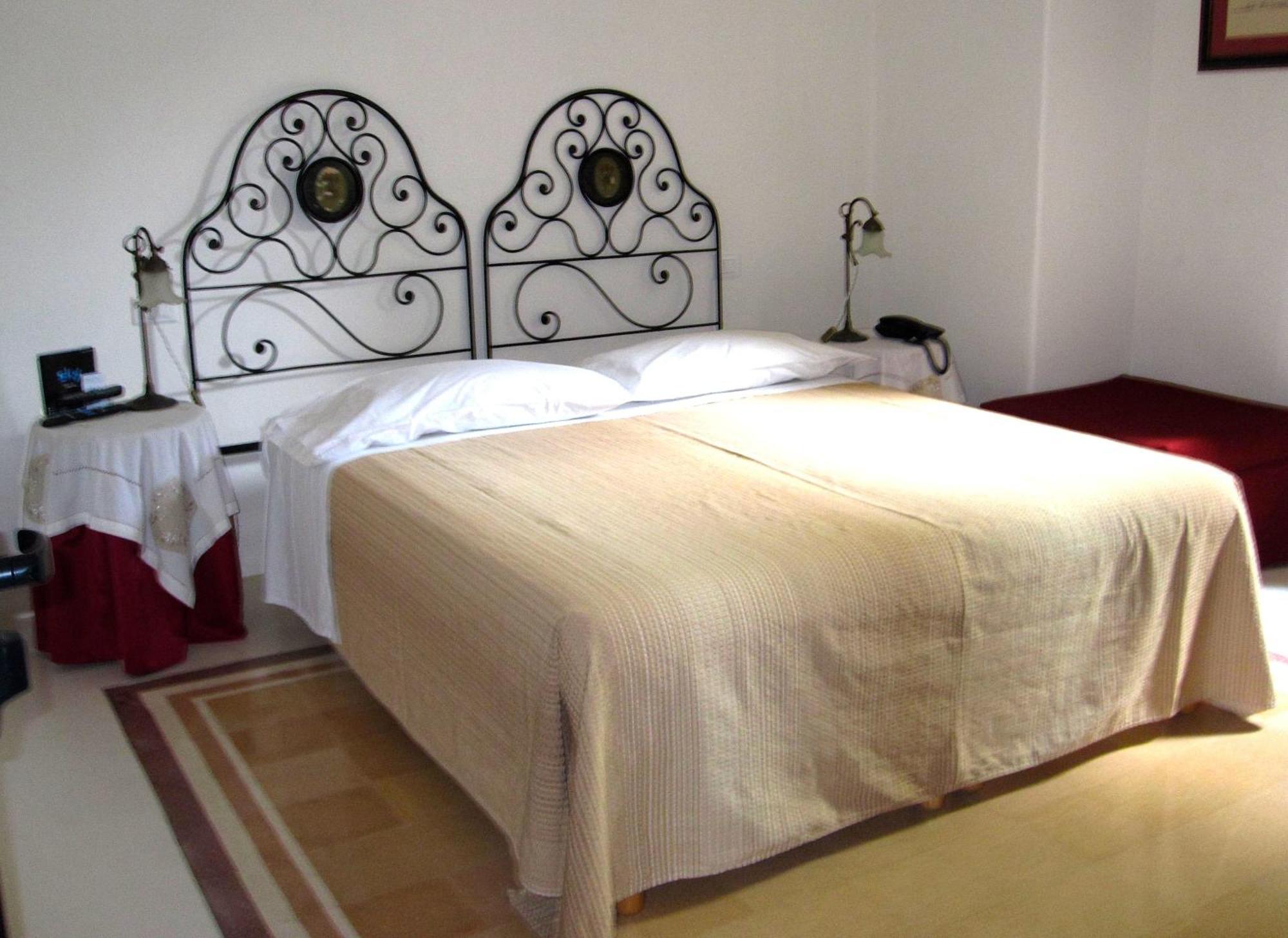 Hotel Santa Marina Antica Foresteria Santa Marina Salina Esterno foto