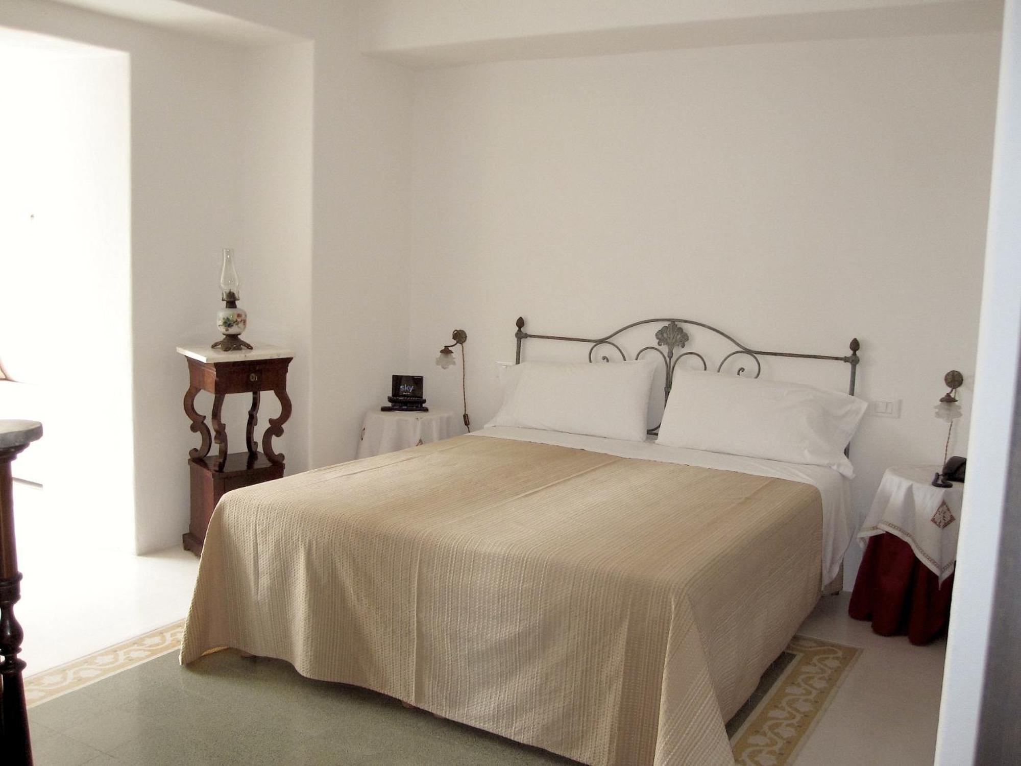 Hotel Santa Marina Antica Foresteria Santa Marina Salina Esterno foto